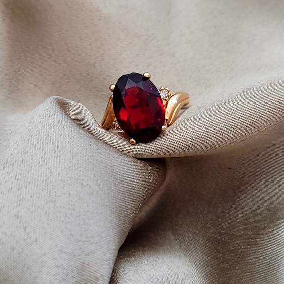 Big Red Vintage 18kge Ring size 9 - Picture 2 of 11